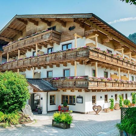 Hotel Schoerhof Saalfelden Bagian luar foto